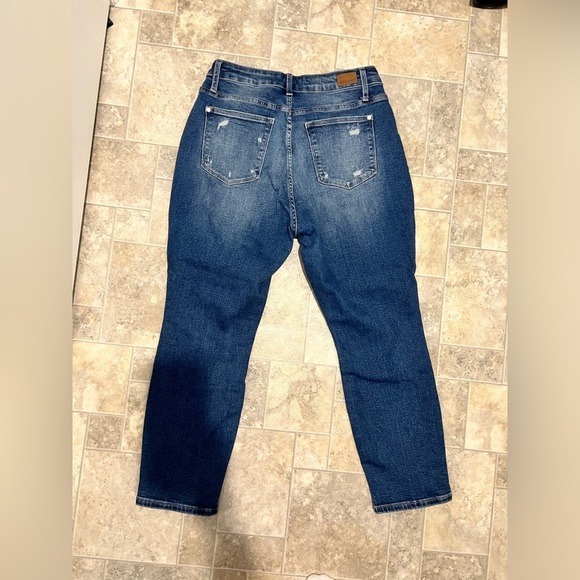 Judy Blue Distressed Blue Jeans - Picture 2 of 8
